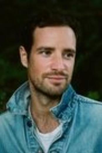 Charlie Carrick isFreddy Trump