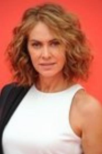 Elena Sofia Ricci isPortia Versano