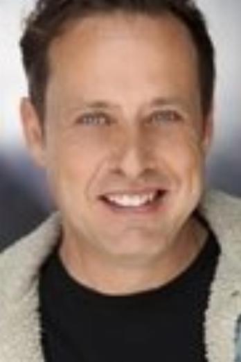 Richmond Arquette isIntern at Hospital