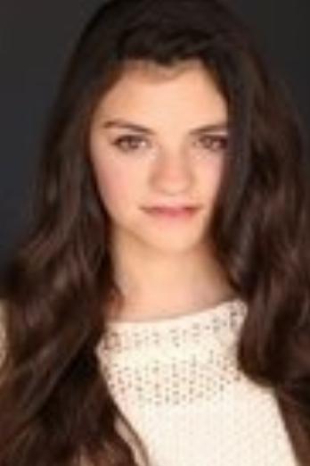 Eva Bella isYoung Elsa (głos)