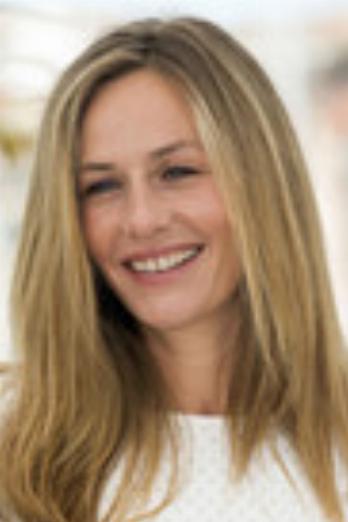 Cécile de France isMarthe de Méligny