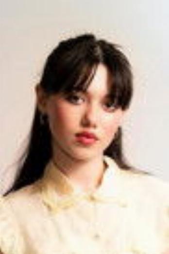 Violet McGraw isCady