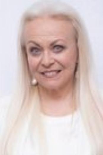 Jacki Weaver isPinky (głos)