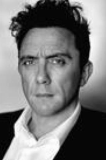 Peter Serafinowicz isSpitelout