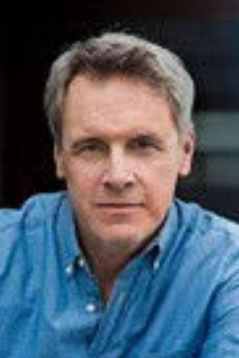 Mark Moses isWilliam