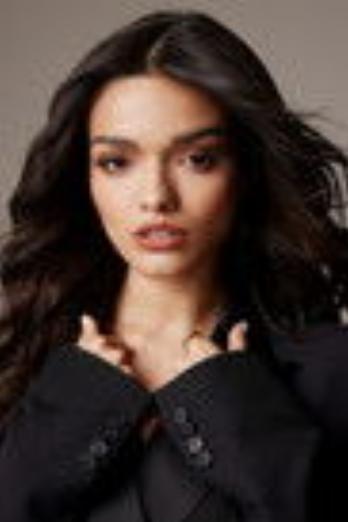 Rachel Zegler isSnow White