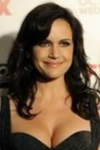 Carla Gugino isVP Elizabeth Kirk