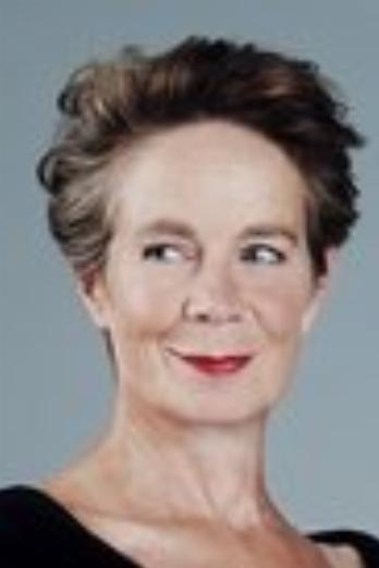 Celia Imrie isGina Valentine
