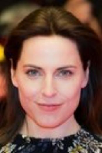 Antje Traue isFaora-Ul