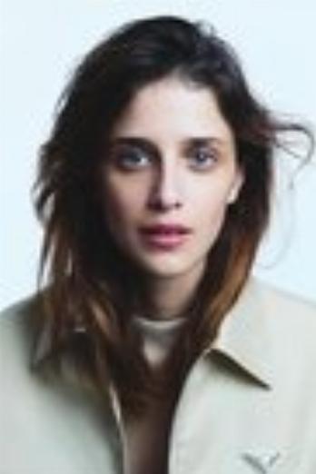 Benedetta Porcaroli isSister Gwen