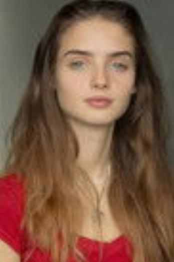 Gia Hunter isCaroline