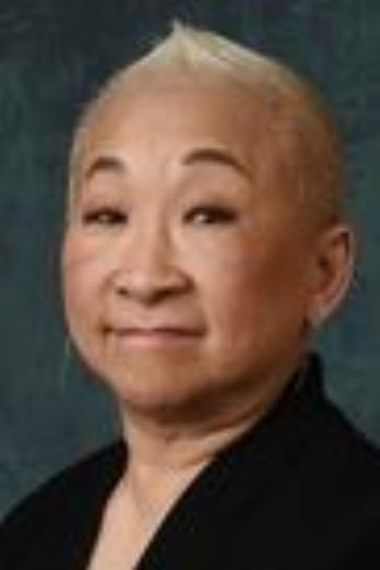 Lori Tan Chinn isAuntie Chen (głos)