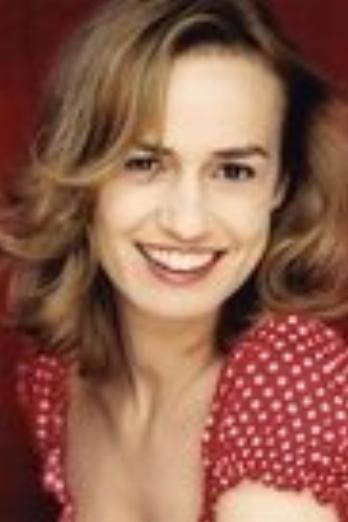 Sandrine Bonnaire isDocteur Carole Marbas