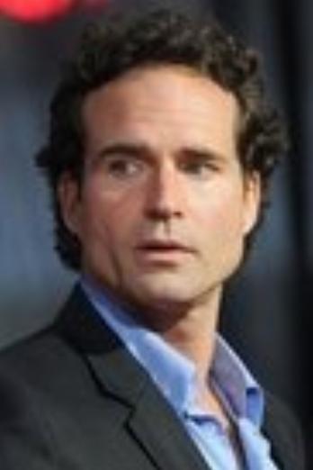 Jason Patric isJosef Amali
