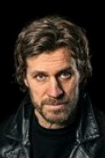 Jens Hultén isJanik Vinter