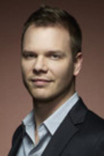 Jim Parrack isSergeant Binkowski