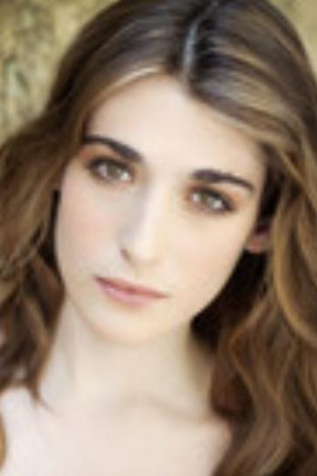 Pilar Fogliati isLara