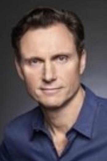 Tony Goldwyn isBruce