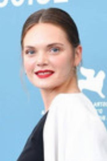 Sandra Drzymalska isBronka Wetula