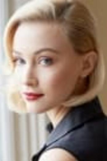 Sarah Gadon isLinda Christian