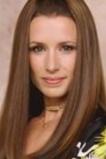 Shawnee Smith isAmanda Young