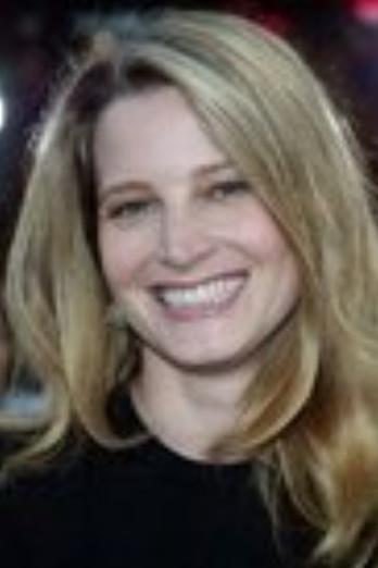 Bridget Fonda isGrace Hamilton