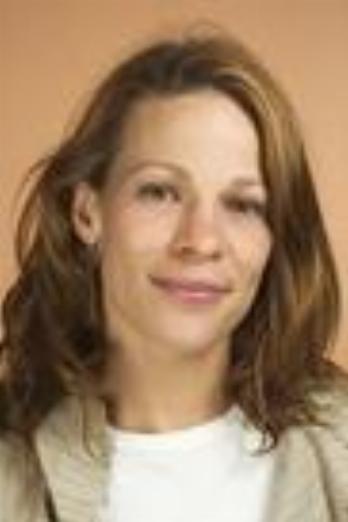 Lili Taylor isCarolyn Perron