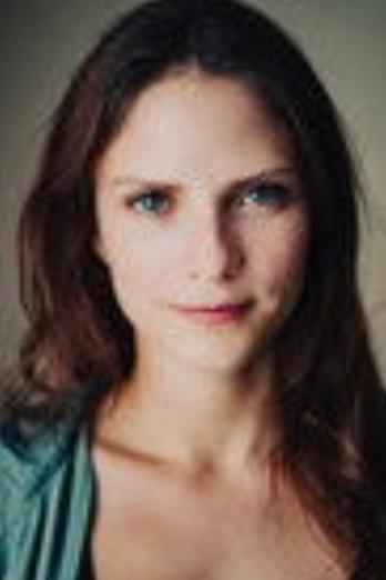 Paulette Hernández isValentina