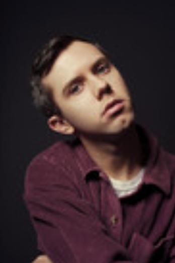 Cole Escola isGoldie (głos)