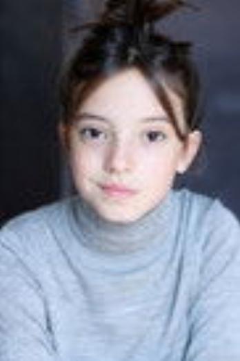 Bonnie Chagneau-Ravoire isPauline