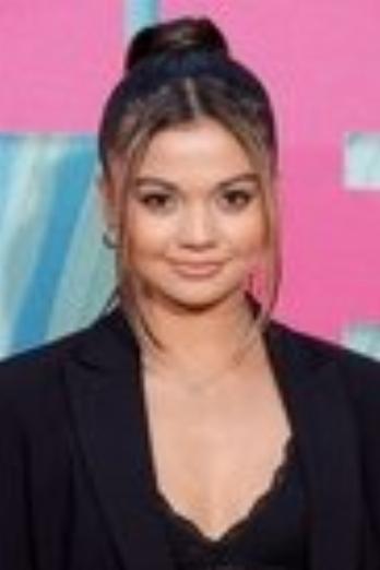 Siena Agudong isDallas Bryan