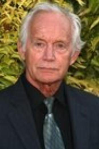 Lance Henriksen isBishop
