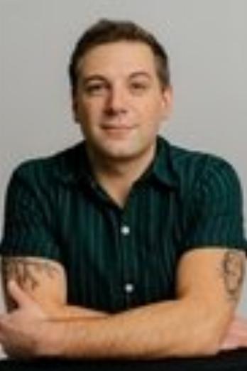 Aaron Harris isEddie (głos)