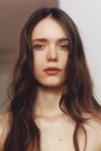 Stacy Martin isRenée