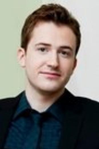 Joseph Mazzello isTim