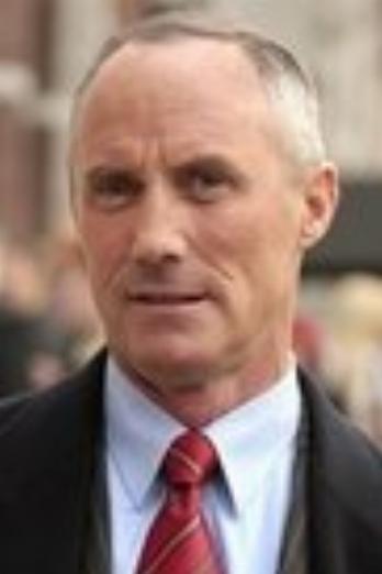 Robert John Burke isEddie Holland