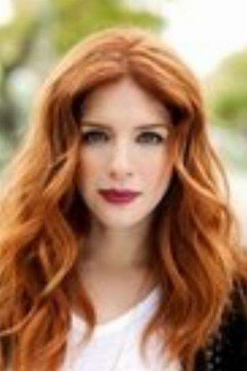 Rachelle Lefevre isVictoria