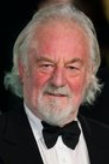 Bernard Hill isCaptain Smith