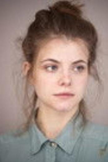 Juli Jakab isAulich Anna