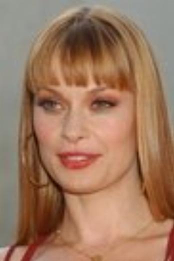 Lorri Bagley isJennifer (głos)