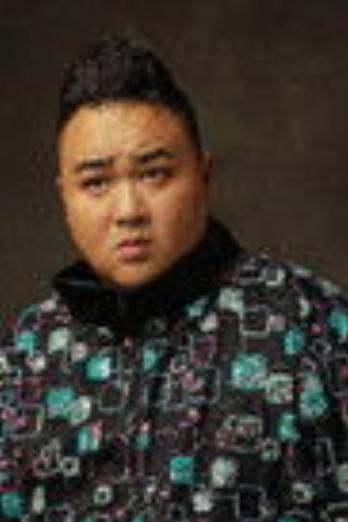 Tang Xin isWang Qidong