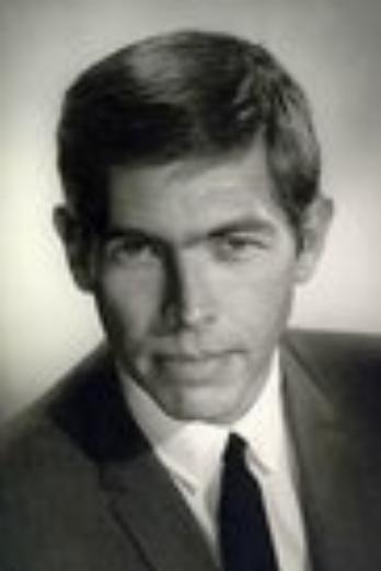 James Coburn isWaternoose (głos)