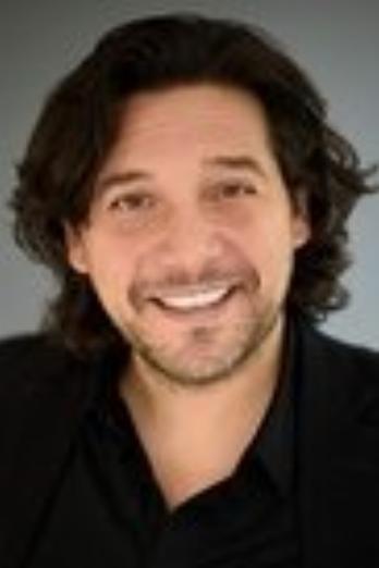 Sean Kenin isManny (głos)