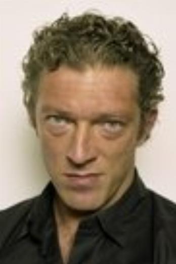 Vincent Cassel isMonsieur Hood (głos)