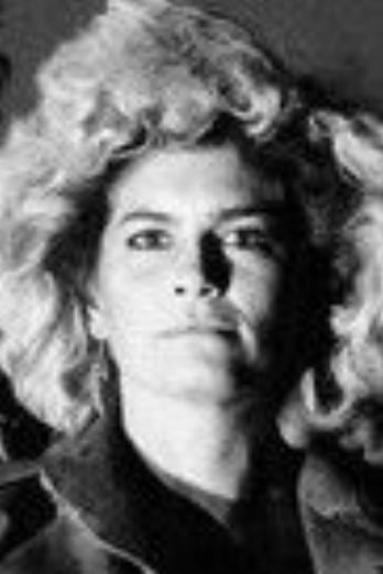 Jenette Goldstein isPrivate Vasquez