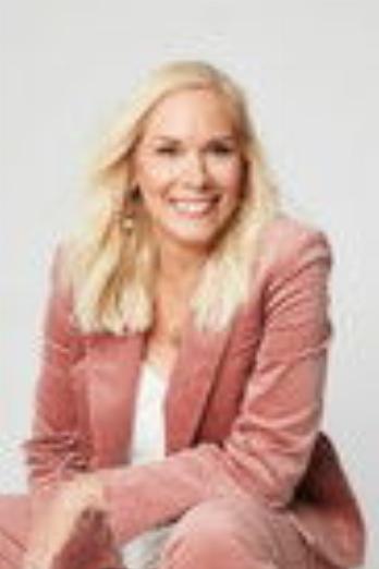 Leanne Morgan isGwyneth