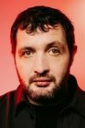 Karim Leklou isVincent