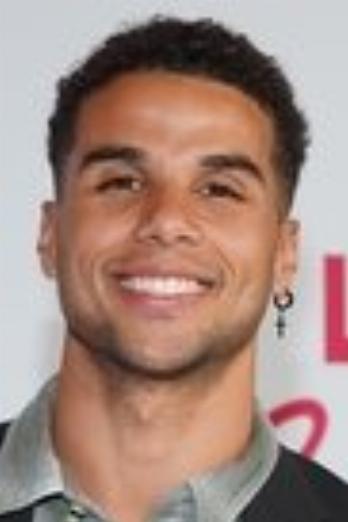 Mason Gooding isDan Connor