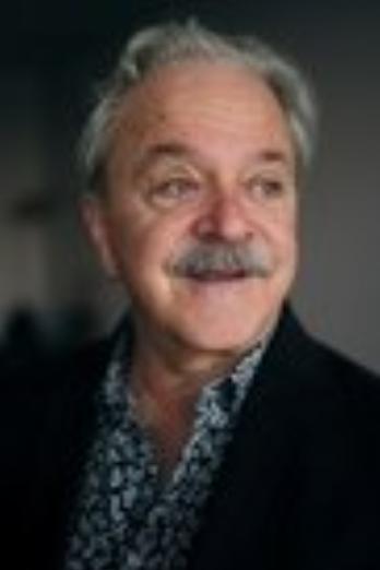 Jim Cummings isCaptain of the Guards (głos)