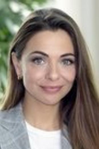 Georgina Verbaan isJielong (głos)